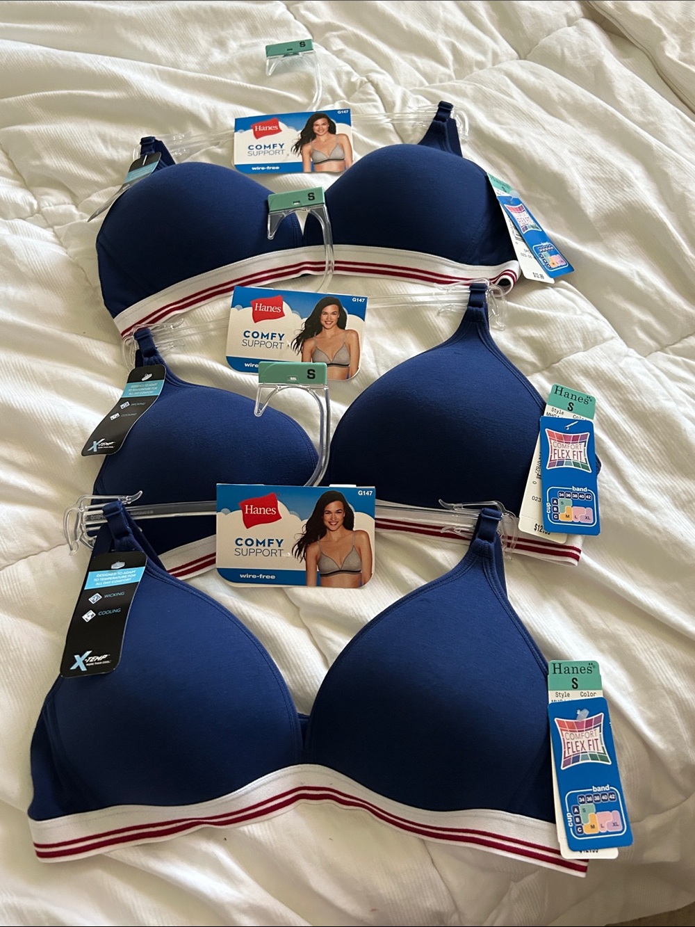 Hanes Wireless Navy Triangle Bralette with Striped Underband
You get 3